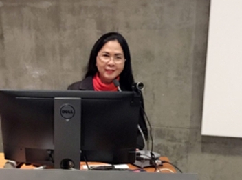 14 November 2560 Assoc. Prof. Dr.
Nantiyan Noychan, Dean of Faculty of
Education, together with Dr. Kannika
Piromrat, Dean for Research and Academic
Services And Professor Thanawat
Srisiriwat.