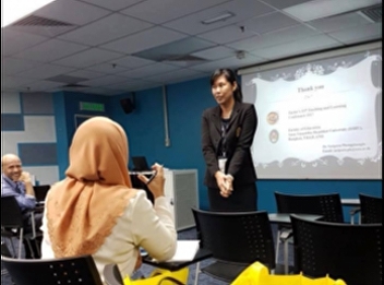 September 29 - October 1, 2560. Prof.
Dr. Sasiporn Phongplernpit, Head of the
Faculty of English, Faculty of
Education, attended the international
conference.