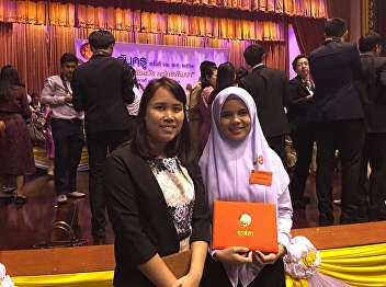 Prof. Sirion  Jullasap, Head of Thai
Language Department, together with Miss.
Nada Senbut to impress teachers