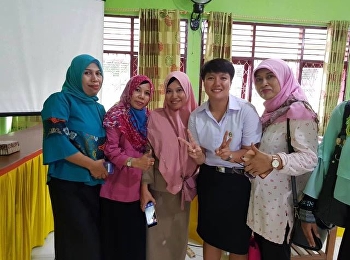 วันที่ 5 กุมภาพันธ์ 2561
นางสาวณัฐญากานต์ สามารถและนายเมธัส
สุภางค์ยุทธ
นักศึกษาชั้นปีที่4สาขาวิชาภาษาอังกฤษ
คณะครุศาสตร์ ผู้เข้าร่วมโครงการ SEA
teacher project
ซึ่งเป็นโครงการแลกเปลี่ยนนักศึกษาฝึกสอนระหว่างประเทศ