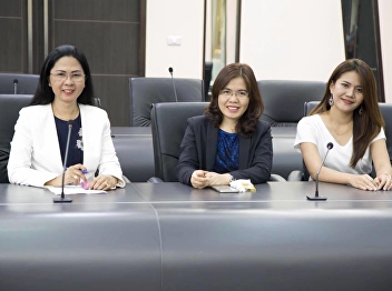May 2, 2018. Associate Professor Dr.
Nantiya Noichan, Faculty of Education,
with faculty member Dr. Kannika
Piromrat, Dean for Research and Academic
Services. And research staff Attending
the conference, driving the university
rankings at the 31st floor,