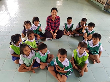 English Programme of Education Faculty,
Suan Sunandha Rajabhat University has
organised an academic service project
entitled “The Development of English
Communication Skill for Primary Students
at a Community Primary School under
OBEC”