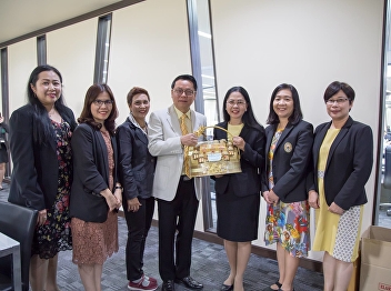 On January 7, 2019, Associate Professor
Dr. Nantiya Noichun, Dean of the Faculty
of Education, along with executives and
personnel, met with the administrators
of Suan Sunandha Rajabhat University. To
give a basket On the occasion of the new
year 2562