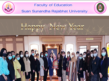 Executives and personnel of the Faculty
of Education give a Happy New Year
basket to Vice President for Academic
Affairs